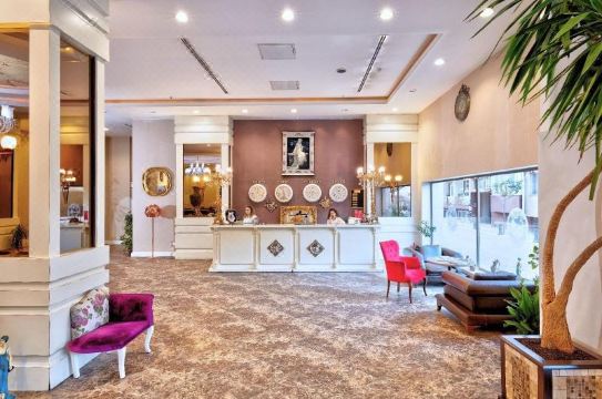 3. 마다메 타디아 ..