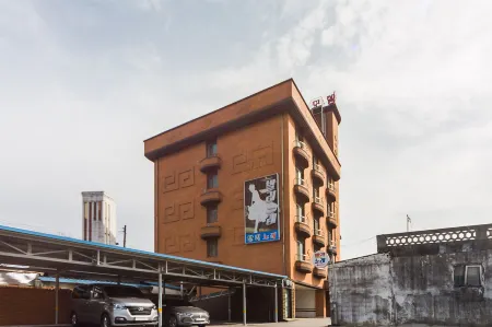 Jeongeup Elize Palace Отели в г. Чонып