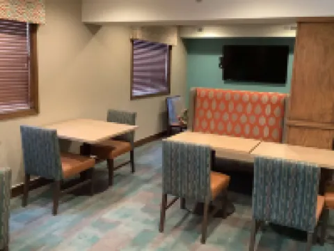 Super 8 by Wyndham Lincoln West Hotels in Lincoln