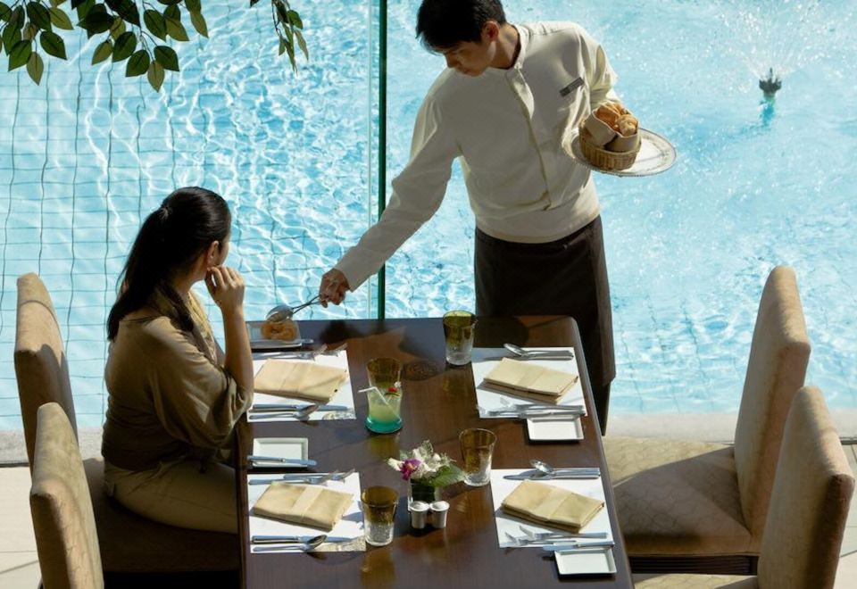 골든 엠파이어 수완나품 호텔