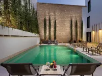 H10 Palacio Colomera - Pools