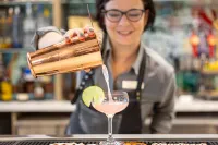 Hotel Indigo GAINESVILLE-CELEBRATION POINTE by IHG - bar