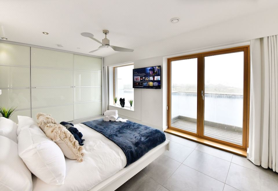 Just Stay Wales-Waterfront Villa-SA1