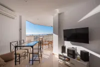 Luxurious 1st Line Top-Floor Apartment with Direct Sea Access Hotels in El Campello