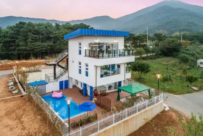 Hwasun the Holiday Castle Pension Hotels in Hwasun