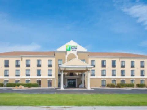 Holiday Inn Express & Suites Douglas by IHG Hotels in Converse County