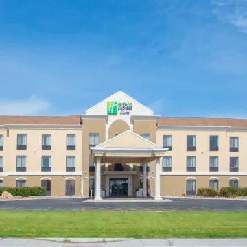 Holiday Inn Express & Suites Douglas by IHG