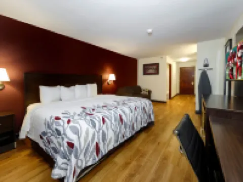 Red Roof Inn Osage Beach - Lake of The Ozarks Hotels in Pawhuska Township
