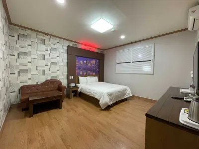 Boryeong Zeus Hotels near Nampo Station