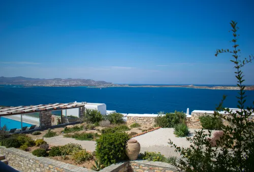 Private Villa Agia Irini, 350 Meter to the Beach for 4 Guests with Pool Access!