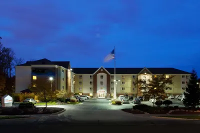 Sonesta Simply Suites Cleveland North Olmsted Airport Các khách sạn ở North Olmsted