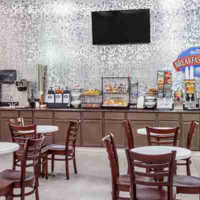 Baymont by Wyndham Delavan Near Lake Geneva Dining/Meeting Rooms