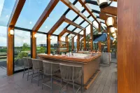 DoubleTree by Hilton Weerawila Rajawarna Resort - bar