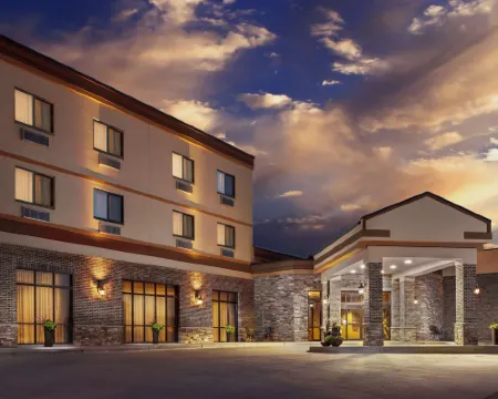 Roosevelt Grand Dakota, SureStay Collection By Best Western Hotels in Dickinson