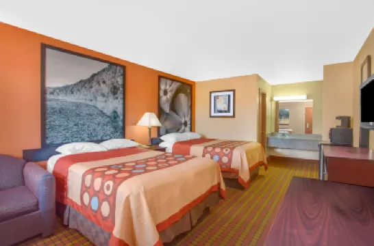 Super 8 by Wyndham Monticello AR فنادق في 
