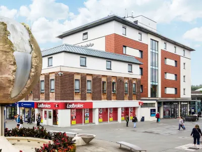 Travelodge Hotel - Horsham Central Hotels near Christ's Hospital Chapel