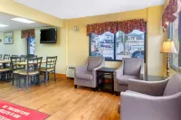 Econo Lodge Inn & Suites Gatlinburg at the Convention Center - breakfast
