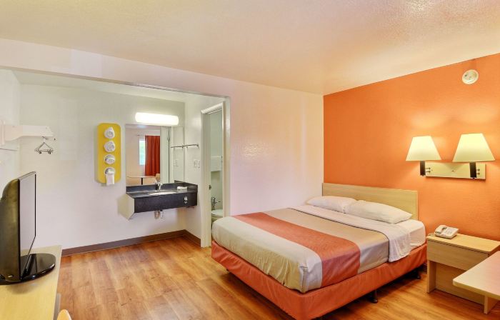 Travelodge by Wyndham Brattleboro VT