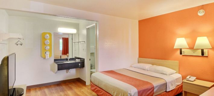 Travelodge by Wyndham Brattleboro VT Hotels in Windham County