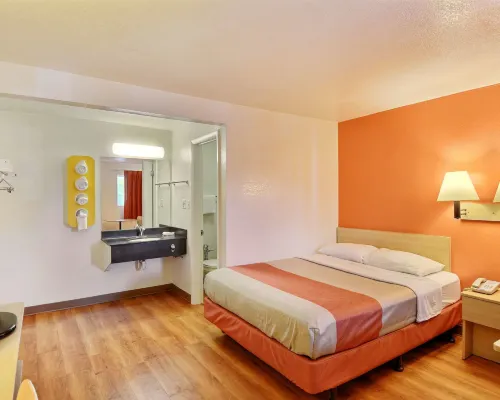 Travelodge by Wyndham Brattleboro VT Hotels in Windham County