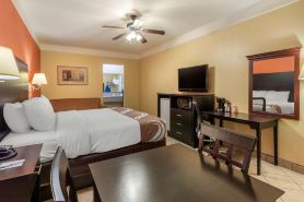 Quality Inn & Suites at the Outlets Mercedes-Weslaco