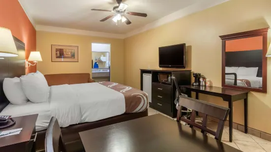 Quality Inn & Suites at the Outlets Mercedes-Weslaco
