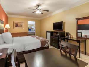 Quality Inn & Suites at the Outlets Mercedes/Weslaco