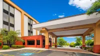 SureStay Plus Hotel by Best Western Chicago Lombard Các khách sạn ở Glen Ellyn
