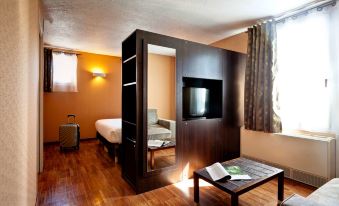 Kyriad Lyon Sud - Saint Genis Laval