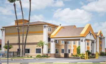 Super 8 by Wyndham Harlingen TX