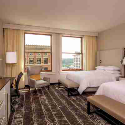 DoubleTree by Hilton Youngstown Downtown Rooms