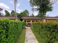 Ser-EN-Dip-I-TY Hotels near Long Beach, Koh Lanta