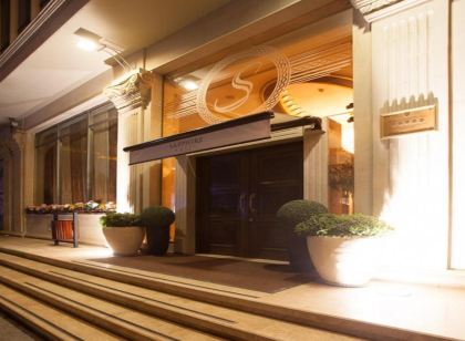 Sapphire Hotel