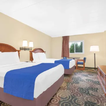 Travelodge by Wyndham Lima Oh