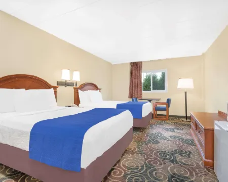 Travelodge by Wyndham Lima Oh Hotels in Lima