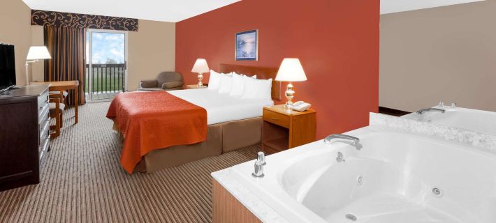 Super 8 by Wyndham St. Ignace Hotels in Mackinac County