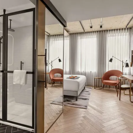 Canopy by Hilton London City Отели рядом с достопримечательностью «Станция метро Tower Gateway»