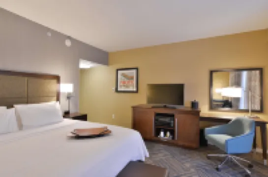 Hampton Inn & Suites Chippewa Falls Hotels in Chippewa Falls