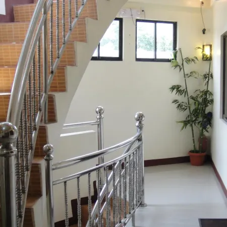 AJ Travellers Inn