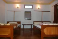 Forest Hideaway Resort Pvt Ltd Hotel di Bardia