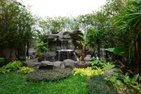 Grand BS Airport Hotel Suvarnabhumi Hotel dekat Wat Latkrabang