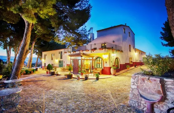 比亞爾農村城堡酒店