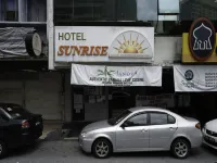 Sunrise Hotel Hotel dekat Assunta College of Nursing