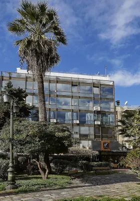 Great Living Apartments Hotels near Temple of Olympian Zeus