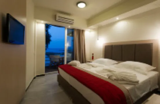 Seafalios-Beach Front Apt