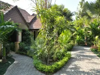 Laluna Hotel and Resort, Chiang Rai Hotels near Oub Kham Museum