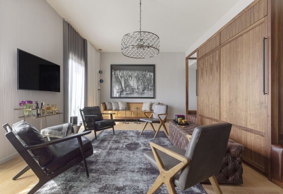 파크 제임스 호텔