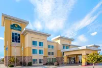 La Quinta Inn & Suites by Wyndham Elk City Hotels in 
