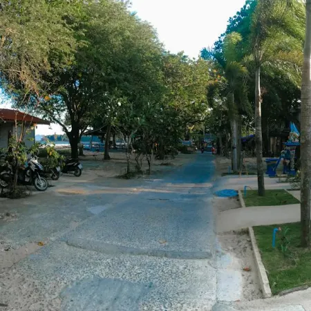 Chomjan Hostel