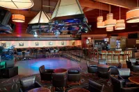 DoubleTree by Hilton Ontario Airport - bar